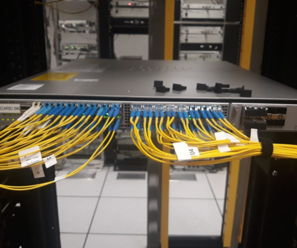 Imagen vertical de cableado estructurado y fibra óptica IMEC 4