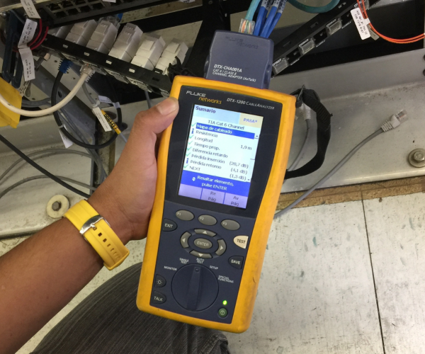 Imagen vertical de cableado estructurado y fibra óptica IMEC 3